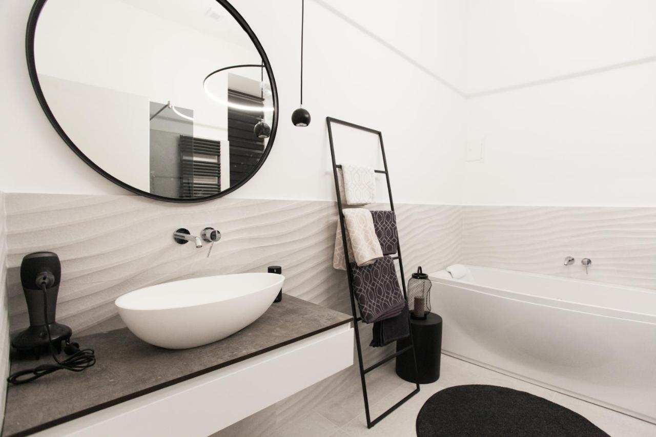 Real Delux Apartment Next To Gozsdu & Synagogue Budapest Ngoại thất bức ảnh