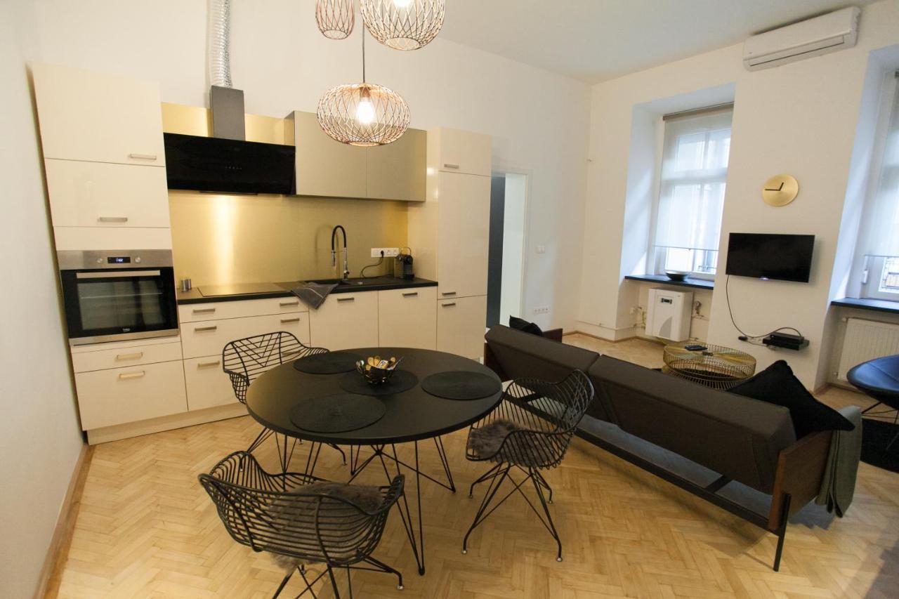 Real Delux Apartment Next To Gozsdu & Synagogue Budapest Ngoại thất bức ảnh