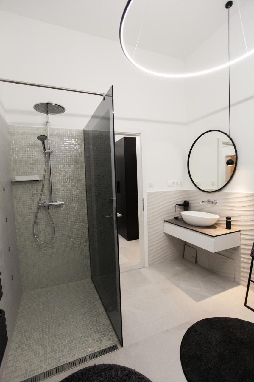Real Delux Apartment Next To Gozsdu & Synagogue Budapest Ngoại thất bức ảnh